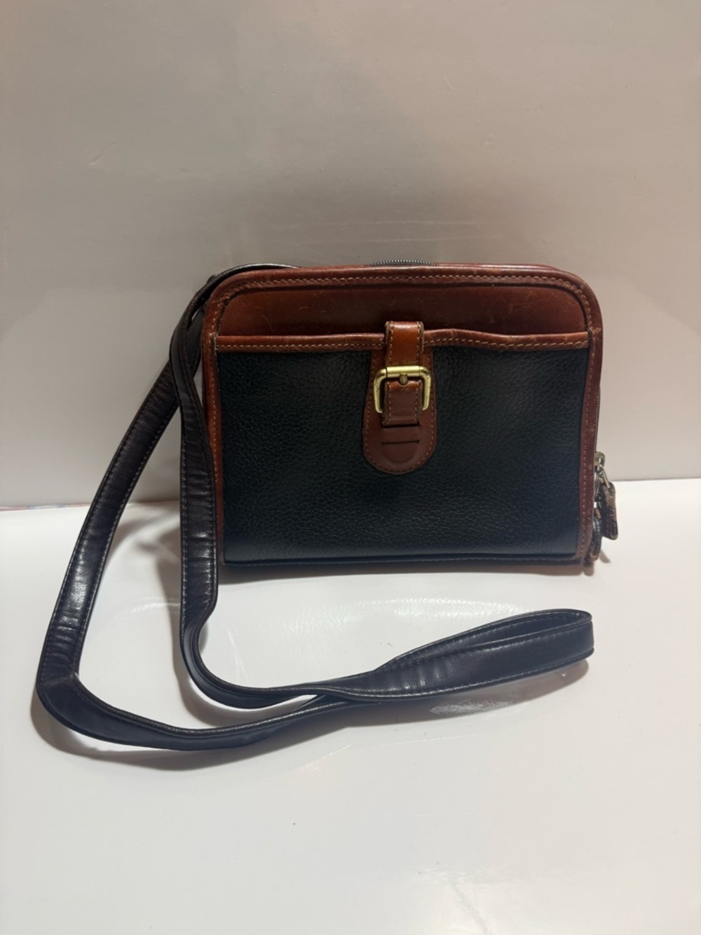 Liz Claiborne Leather Co Crossbody  90s Navy Pebble Leather Saddle Tan Vintage